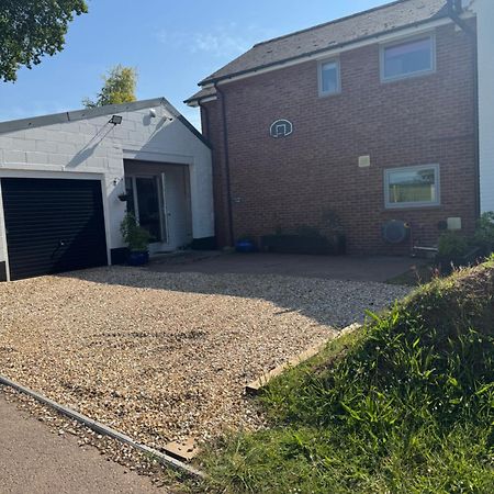 Hunters Lodge Exeter, Free Parking, Country Views, Great Wi-Fi, Large Garden Poltimore Екстериор снимка