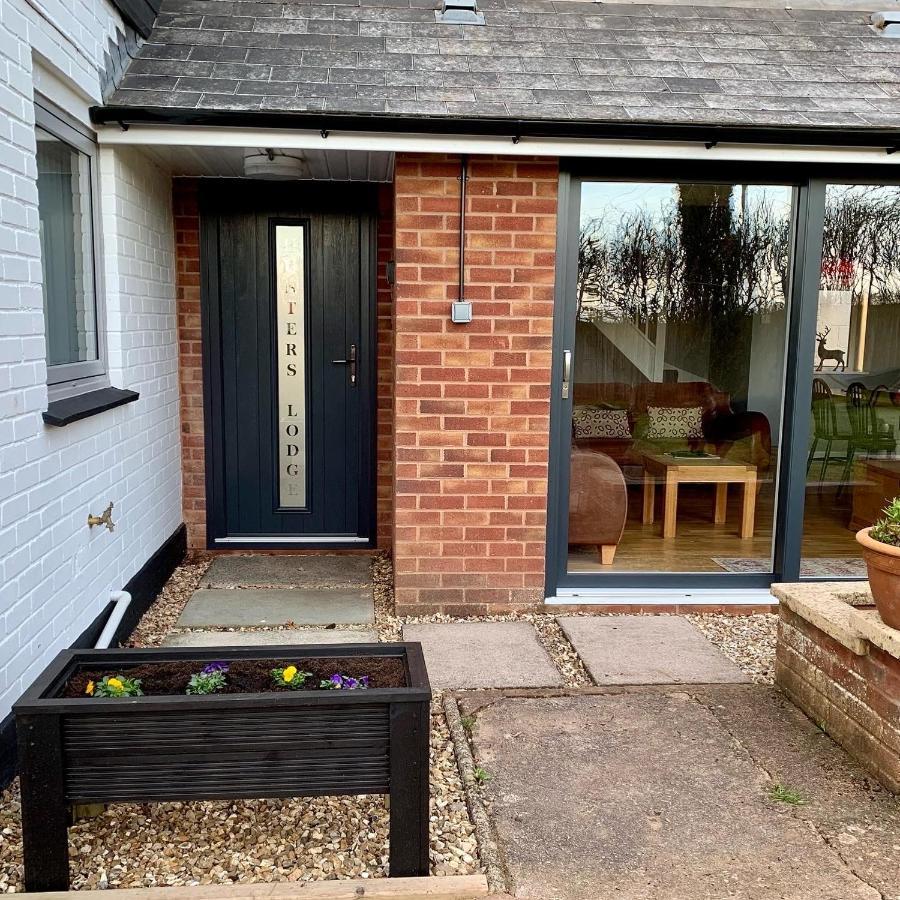 Hunters Lodge Exeter, Free Parking, Country Views, Great Wi-Fi, Large Garden Poltimore Екстериор снимка