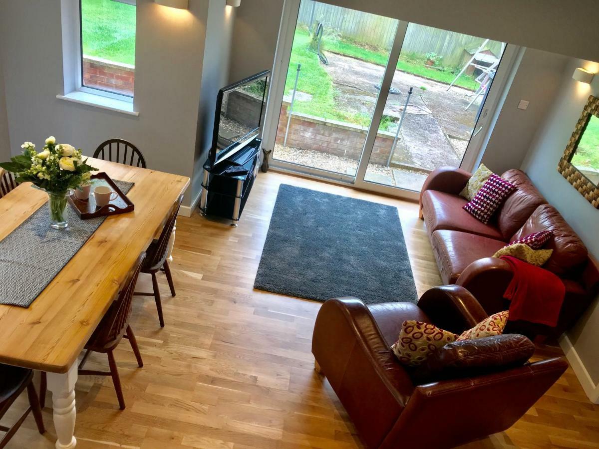 Hunters Lodge Exeter, Free Parking, Country Views, Great Wi-Fi, Large Garden Poltimore Екстериор снимка