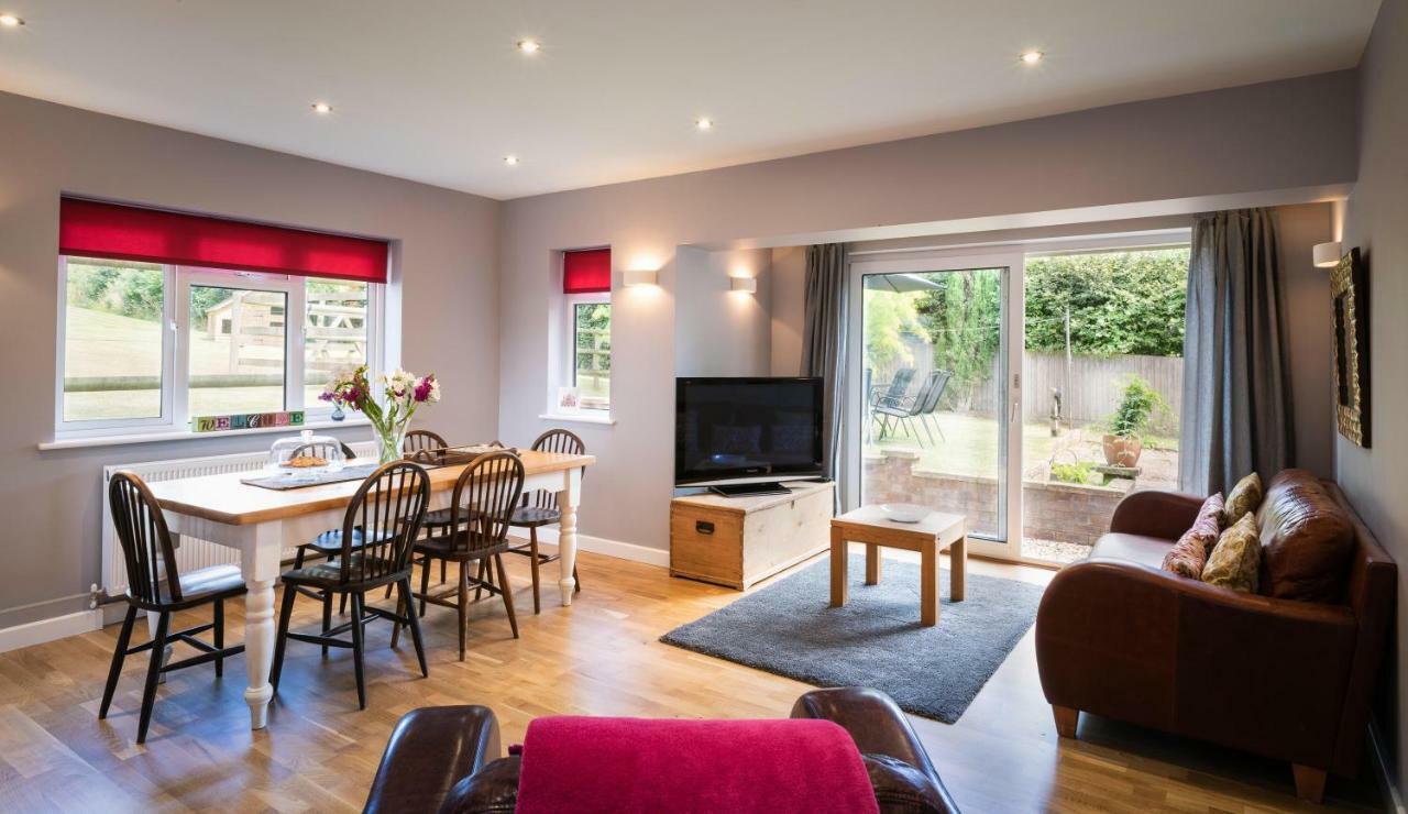 Hunters Lodge Exeter, Free Parking, Country Views, Great Wi-Fi, Large Garden Poltimore Екстериор снимка